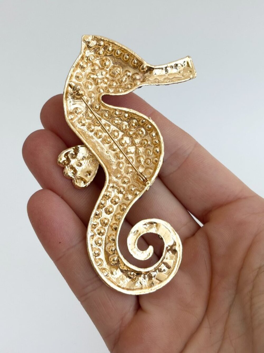 Seahorse Rainbow Rhinestone Gold Toned Jumbo Vintage Inspired Brooch Pin - Picture 15 of 16